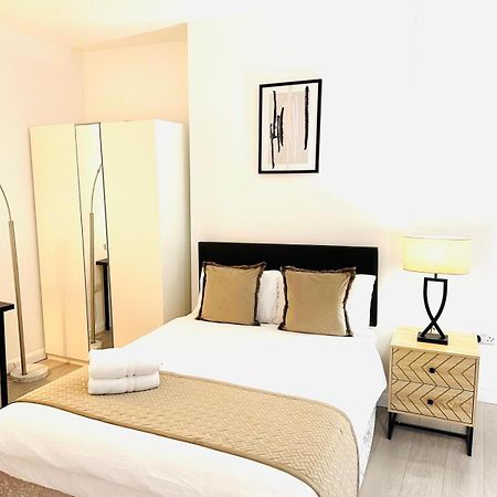 Westferry Otel Londra Dış mekan fotoğraf
