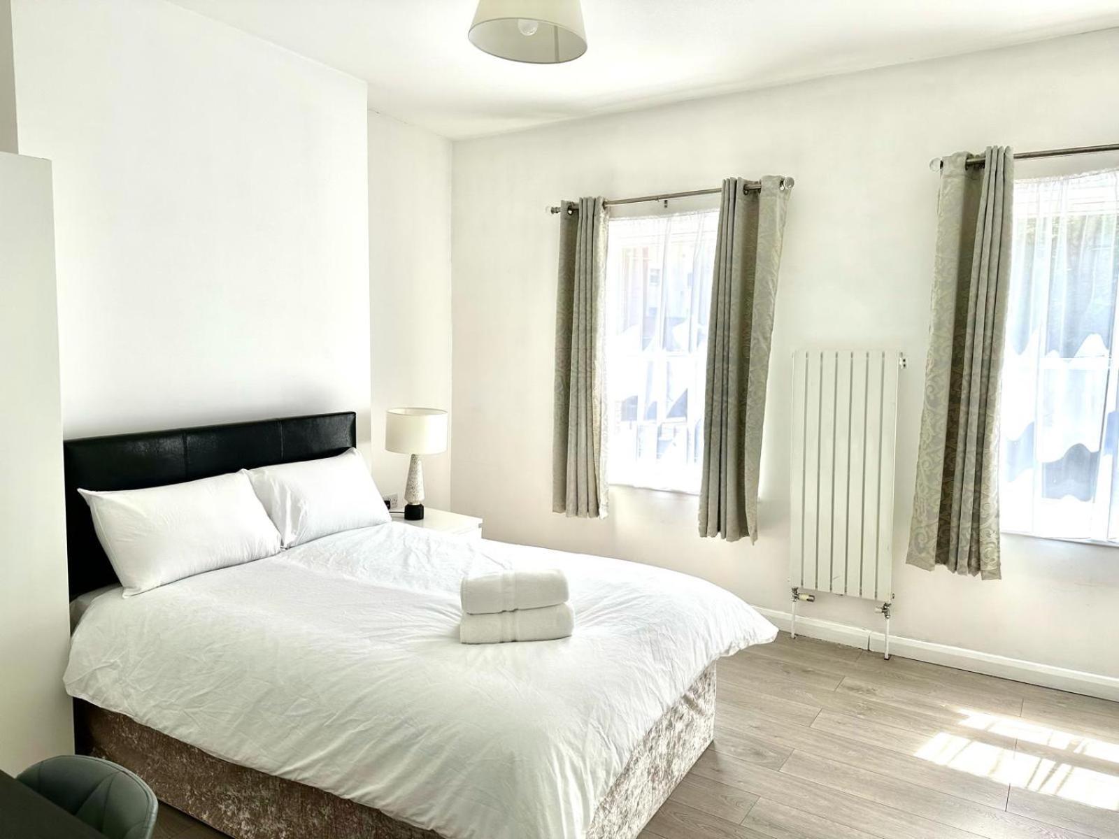 Westferry Otel Londra Dış mekan fotoğraf