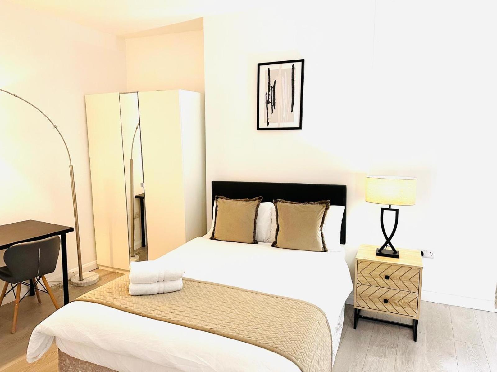 Westferry Otel Londra Dış mekan fotoğraf