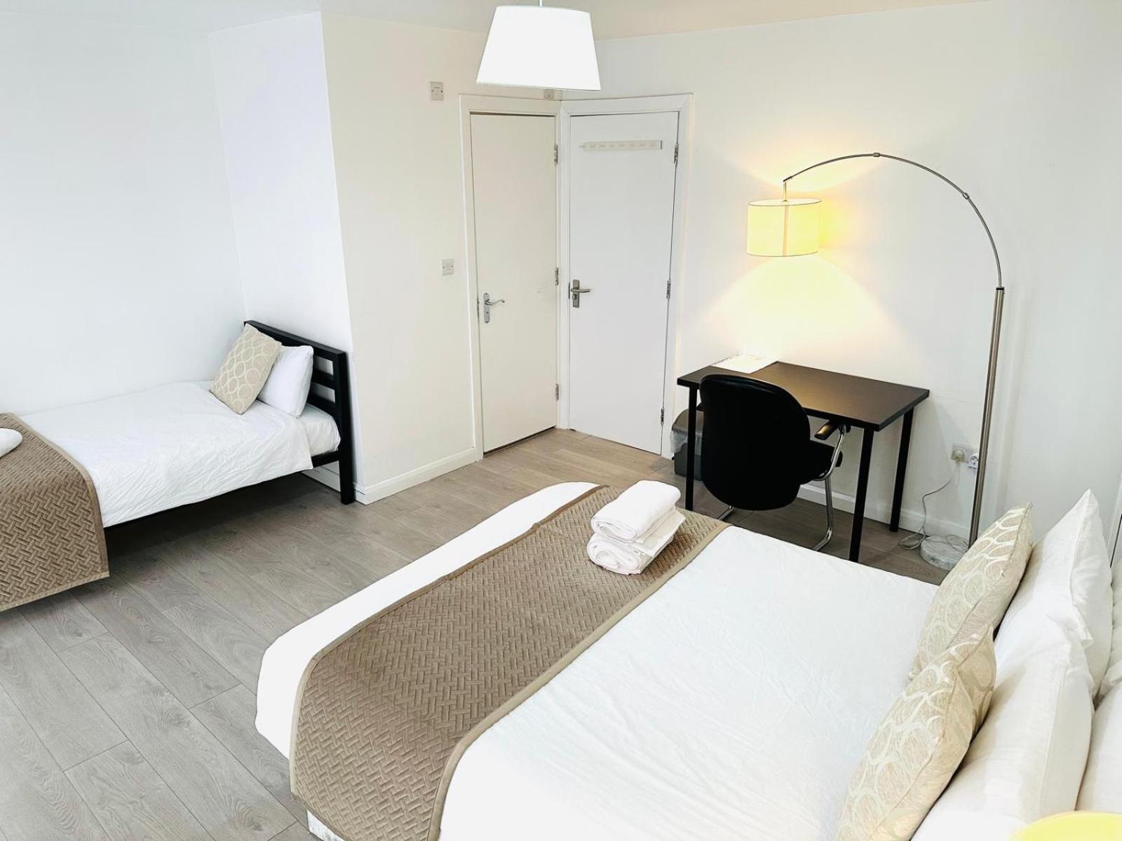 Westferry Otel Londra Dış mekan fotoğraf
