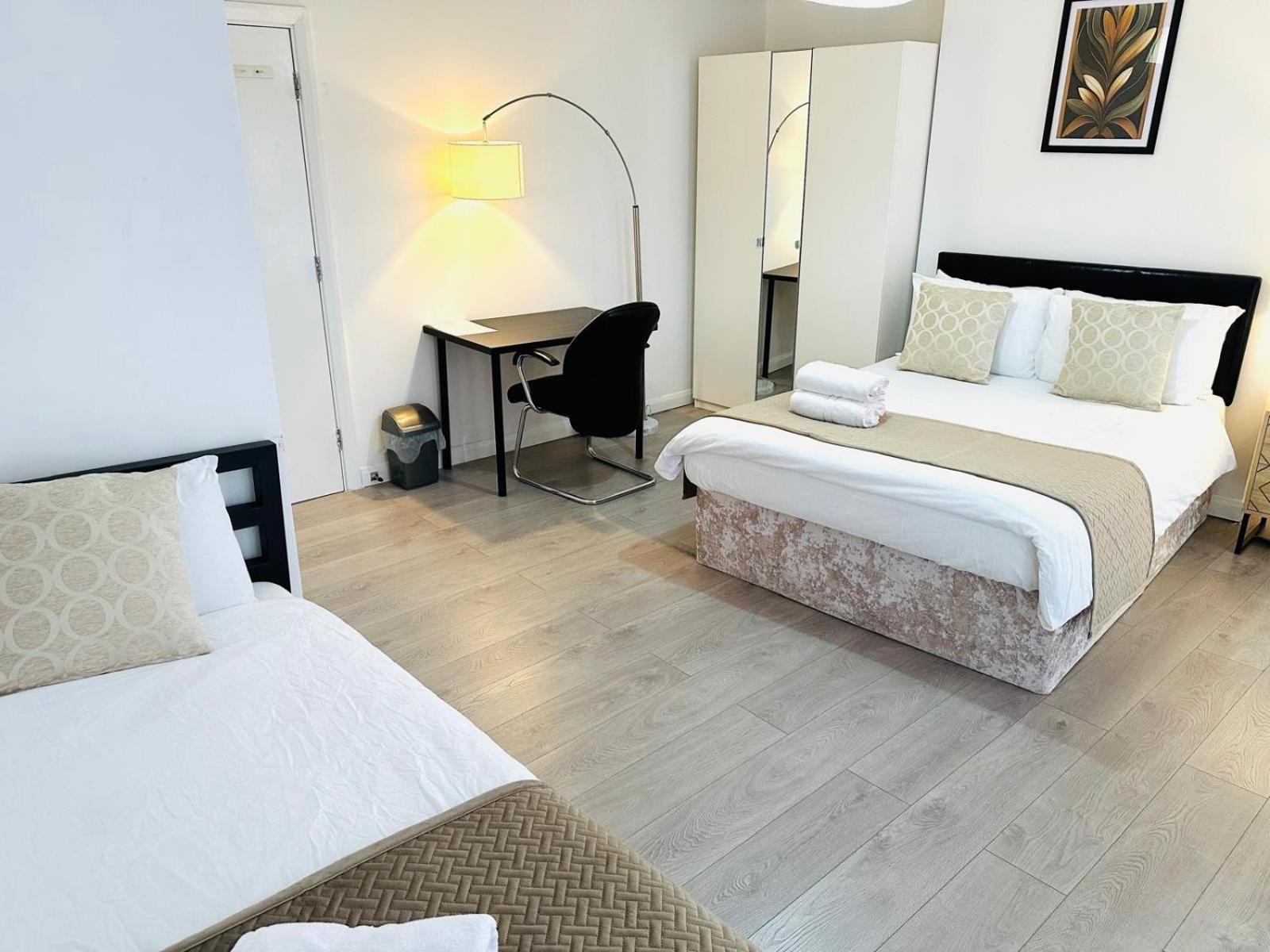 Westferry Otel Londra Dış mekan fotoğraf